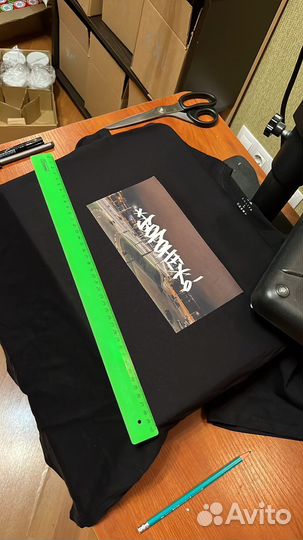 Принты на футболках и кружках