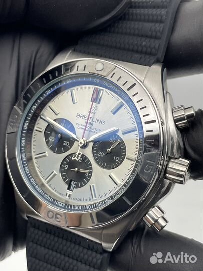 Часы Breitling Chronomat B01 44mm