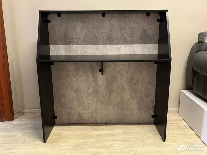 Ресепшен Black Line небольшой, маленький