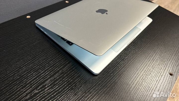 MacBook Pro 13 2019 новый