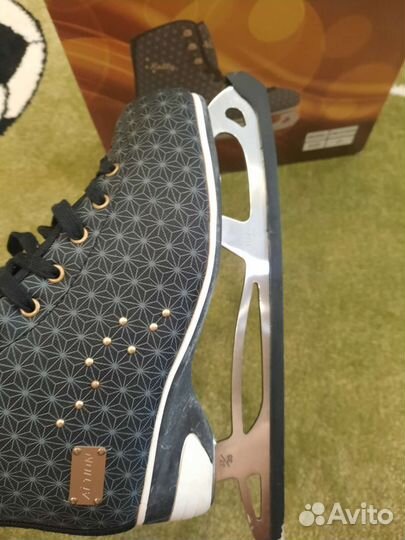 Коньки для фигурного катания 37 размер