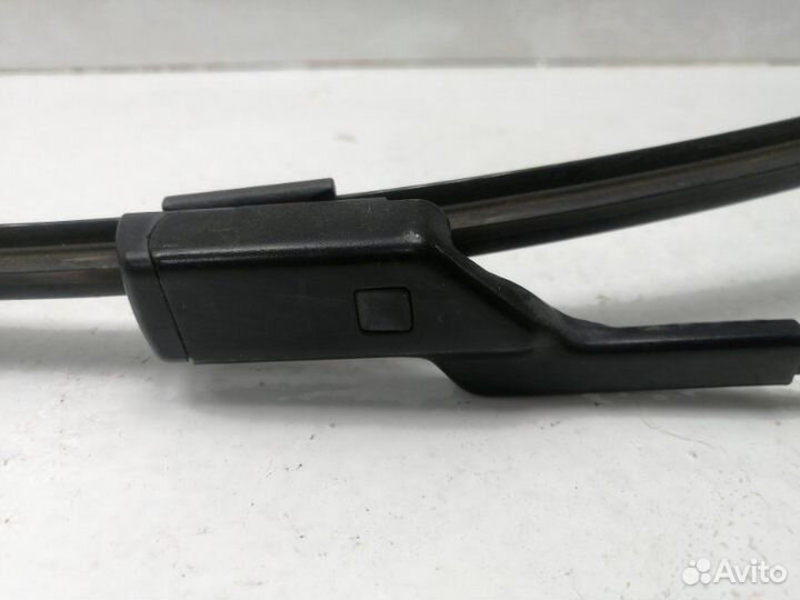 Поводок стеклоочистителя передний левый Volkswagen