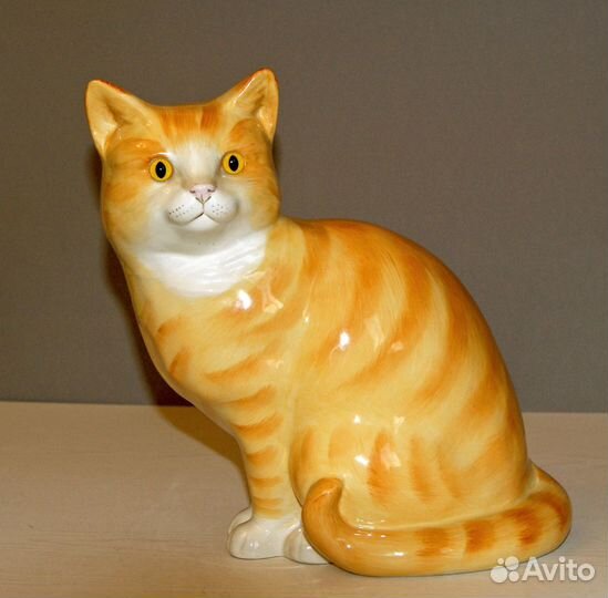 Фарфоровые кошка, конь