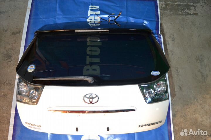 Дверь багажника Toyota Harrier