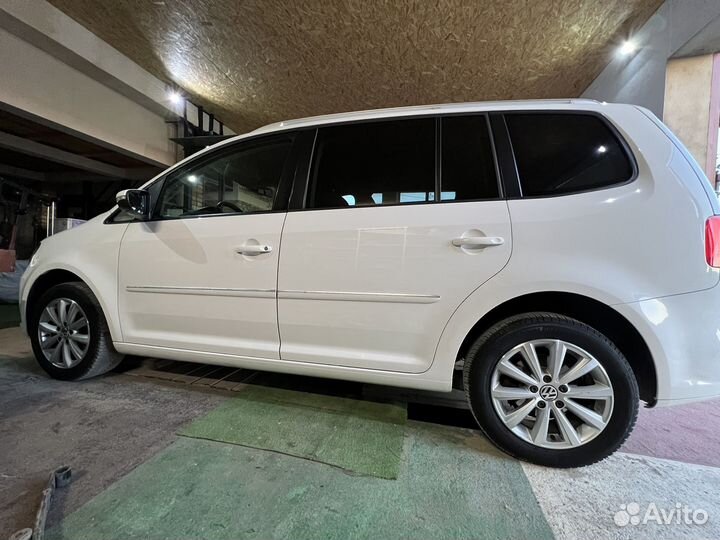 Volkswagen Touran, 2010