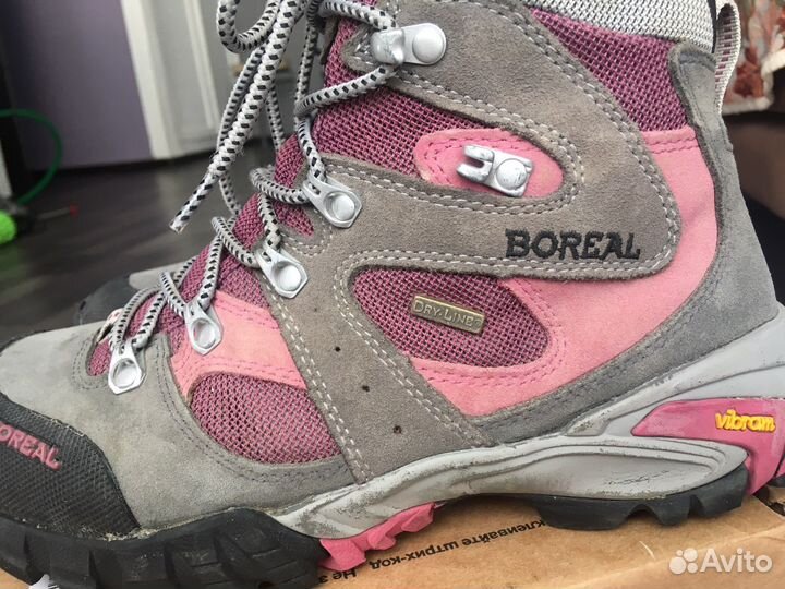 Трекинговые ботинки