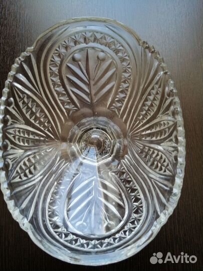 Хрустальная конфетница на ножке