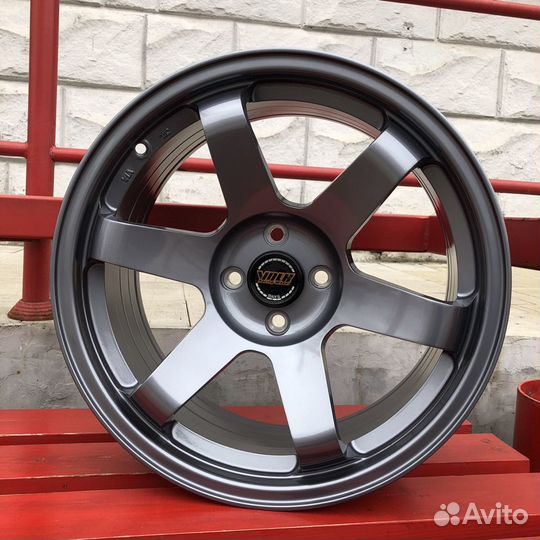 Литой диск Volk R17 8.0 4*100 ET35 d73.1