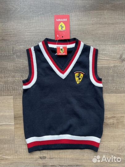 Жилетка хлопок на мальчика 5-6 лет Ferrari