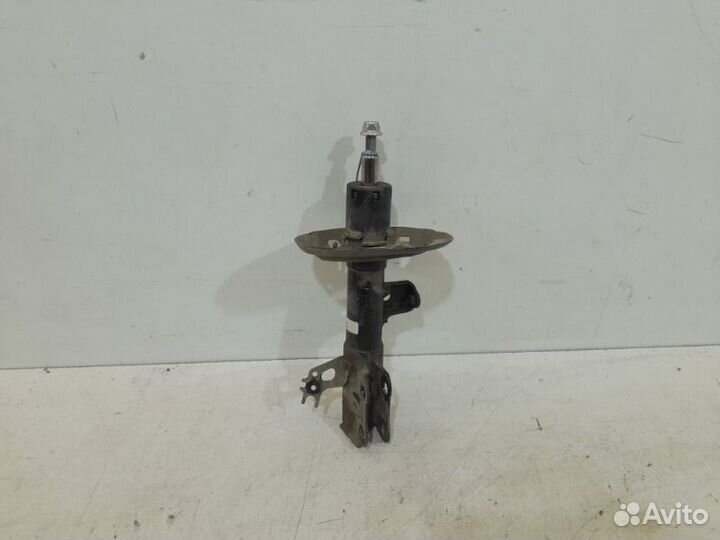 Амортизатор передний левый Toyota Camry V70 2018