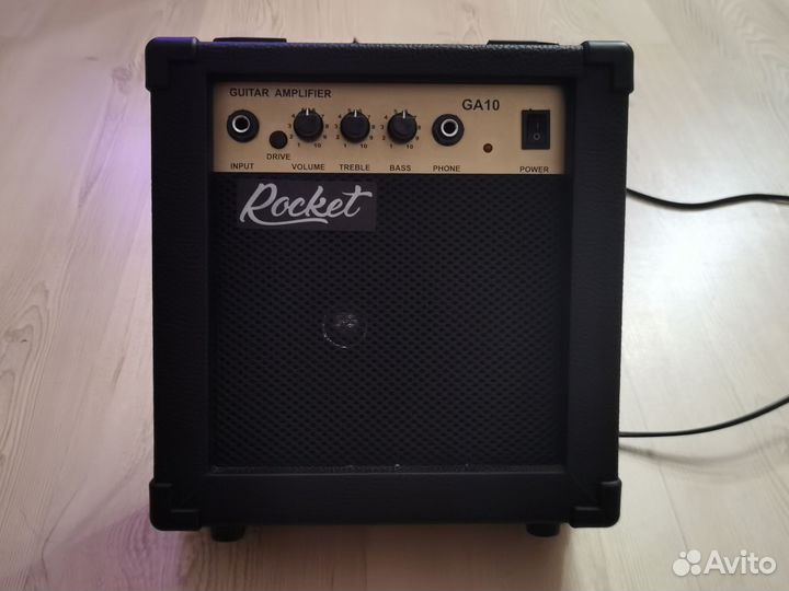 Гитарный комбоусилитель Rocket GA-10