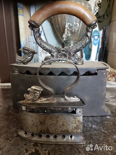 Утюги старинные