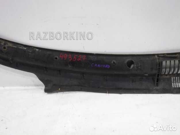 Водосток лобового стекла (жабо)