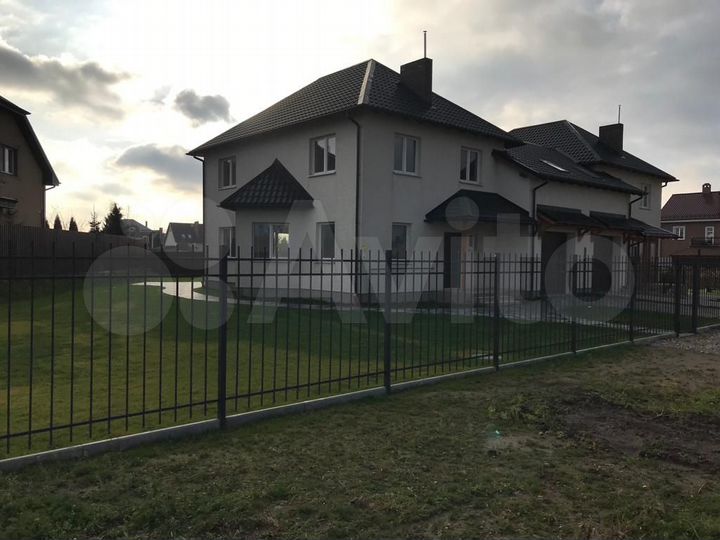 Таунхаус 196 м² на участке 7 сот.