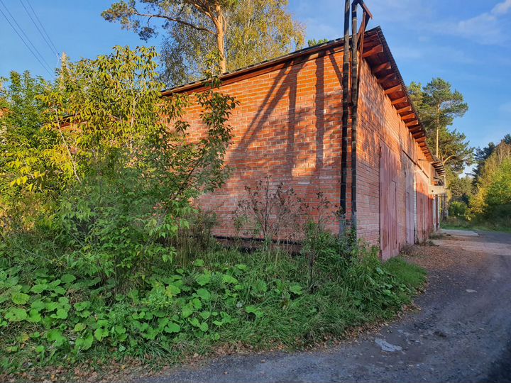 Гараж, > 30 м²