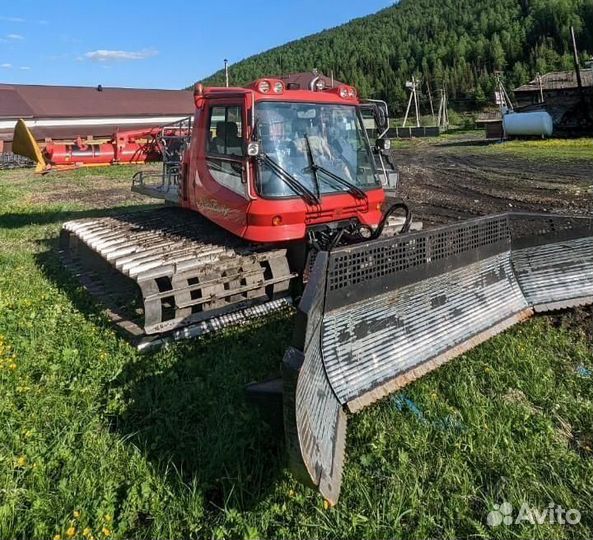 Снегоуплотнительная машина Pisten Bully 200