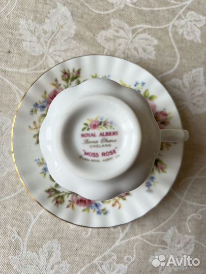 Royal albert moss rose. Англия. Костяной фарфор