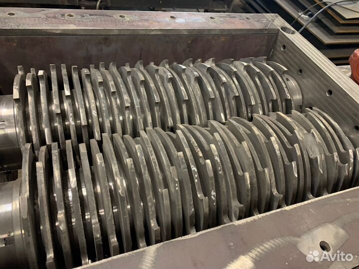 Шредер промышленный для пластика, дерева, резины