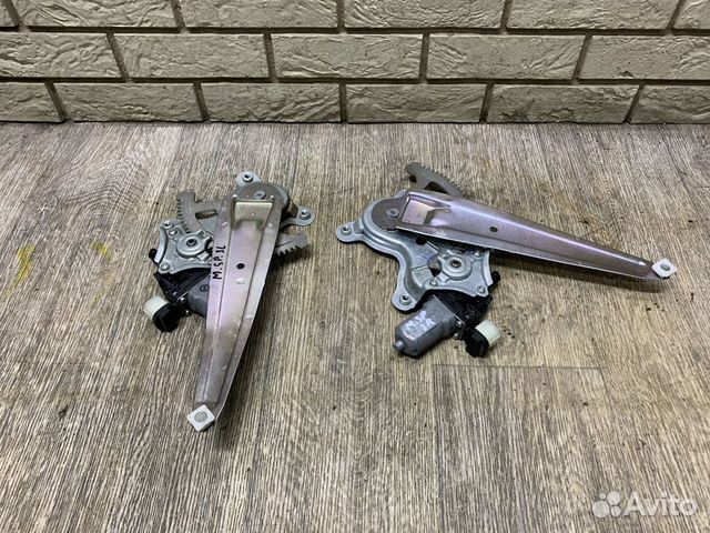 Mitsubishi Pajero Стеклоподъемник задний LH RH