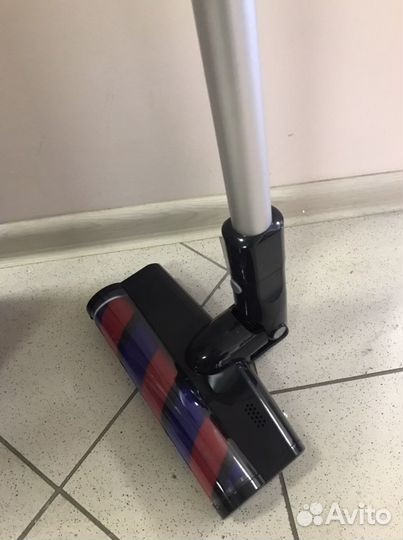 Вертикальный пылесос Kitfort KT-561