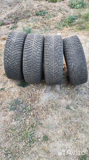 Michelin X-Ice North 4 205/55 R16