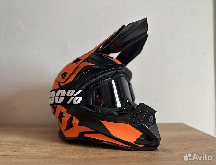 Кроссовый шлем с очками