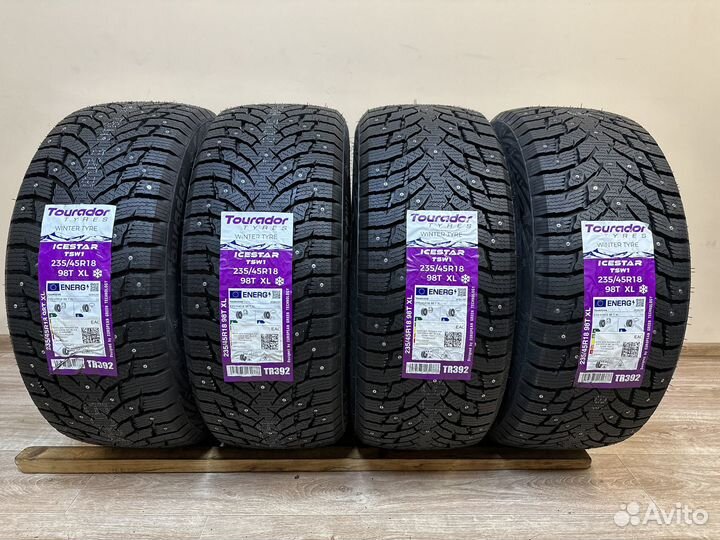 Tourador Ice Star TSW1 235/45 R18 110T