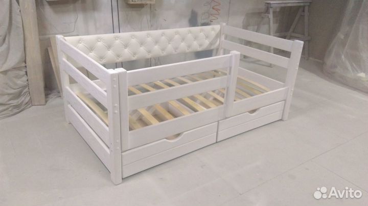 Кровать детская, дерево + эко кожа