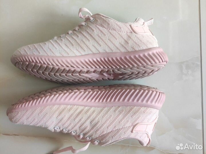Кроссовки женские 37 размер