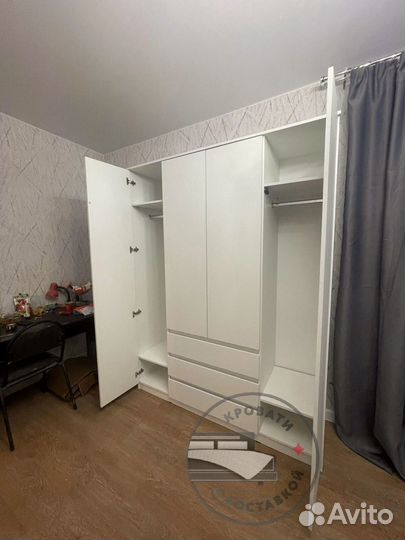 Шкаф