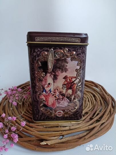 Музыкальная жестяная банка из под чая Hilltop