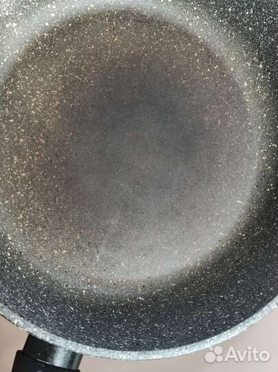 Сковорода литая 28