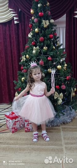 Платье на девочку 4-5 лет праздничное