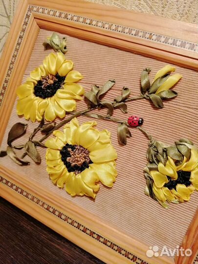 Вышивка лентами 25 на 20(с рамкой).Подсолнухи