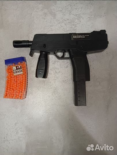 Игрушечный пистолет