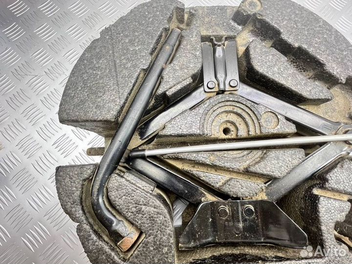 Ящик для инструмента Volvo Xc 60