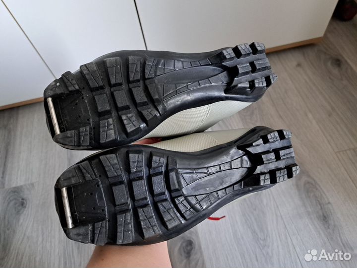 Лыжные ботинки детские 35 размер