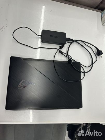 Ноутбук asus ROG strix GL703V