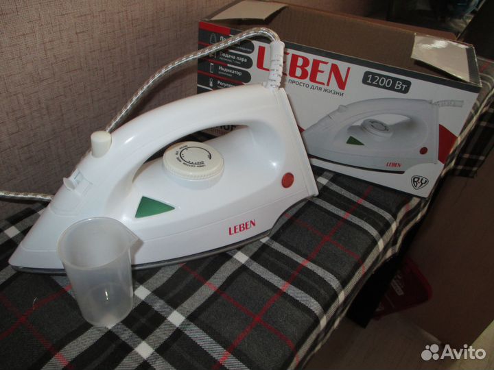 Утюг с отпаривателем