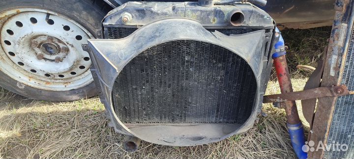 Радиатор охлаждения на Газ 31029 Волга