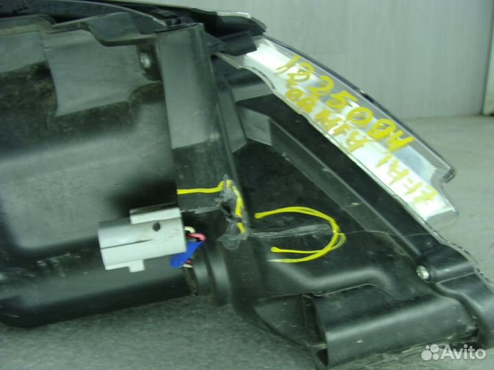 Фара левая Toyota Camry