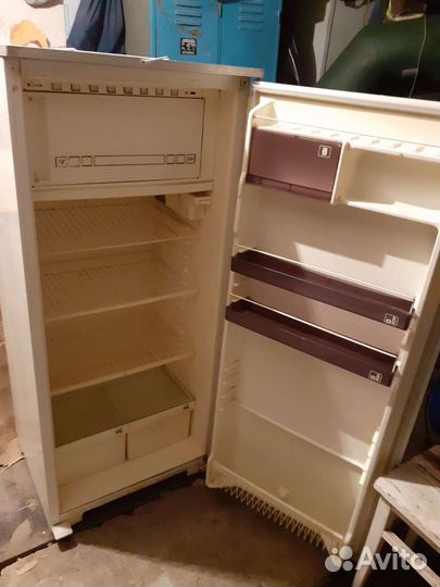 Холодильник бу рабочий