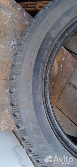 Bridgestone Blizzak Spike-01 205/55 R16