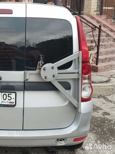 Кронштейн запасного колеса largus