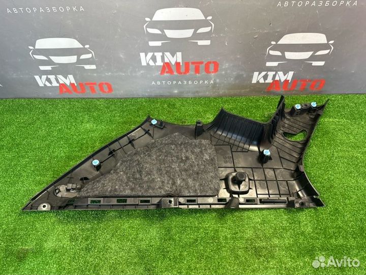 Накладка задней стойки правая Hyundai Ix35 2.0