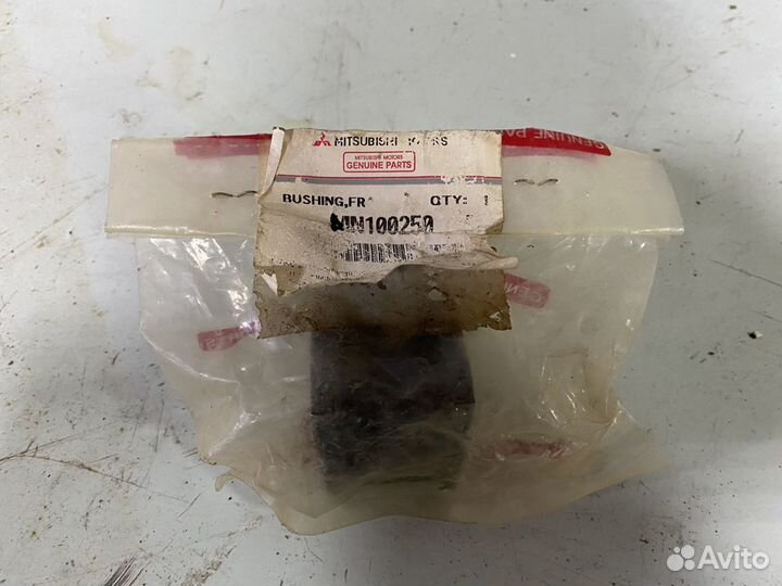 Втулка переднего стабилизатора Mitsubishi Lancer