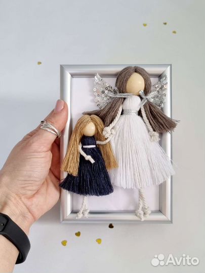 Портрет мама и дочка, две сестры, ангел хранитель