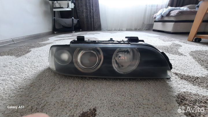 Продам правая фара бмв е39