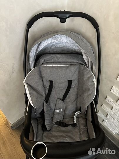 Прогулочная коляска Reva by Carera