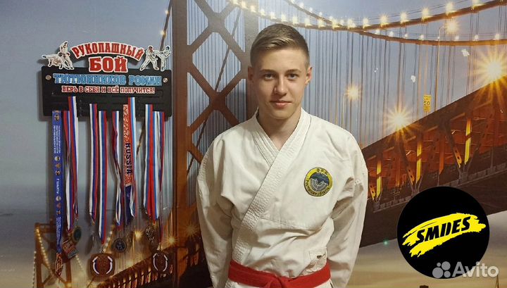 Именная полка для кубков и медалей с фото